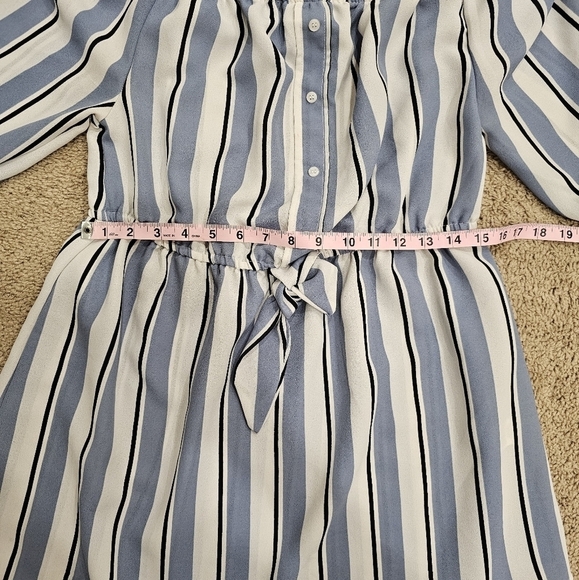 HINT OF BLUSH Off the Shoulder Dress - Picture 3 of 6